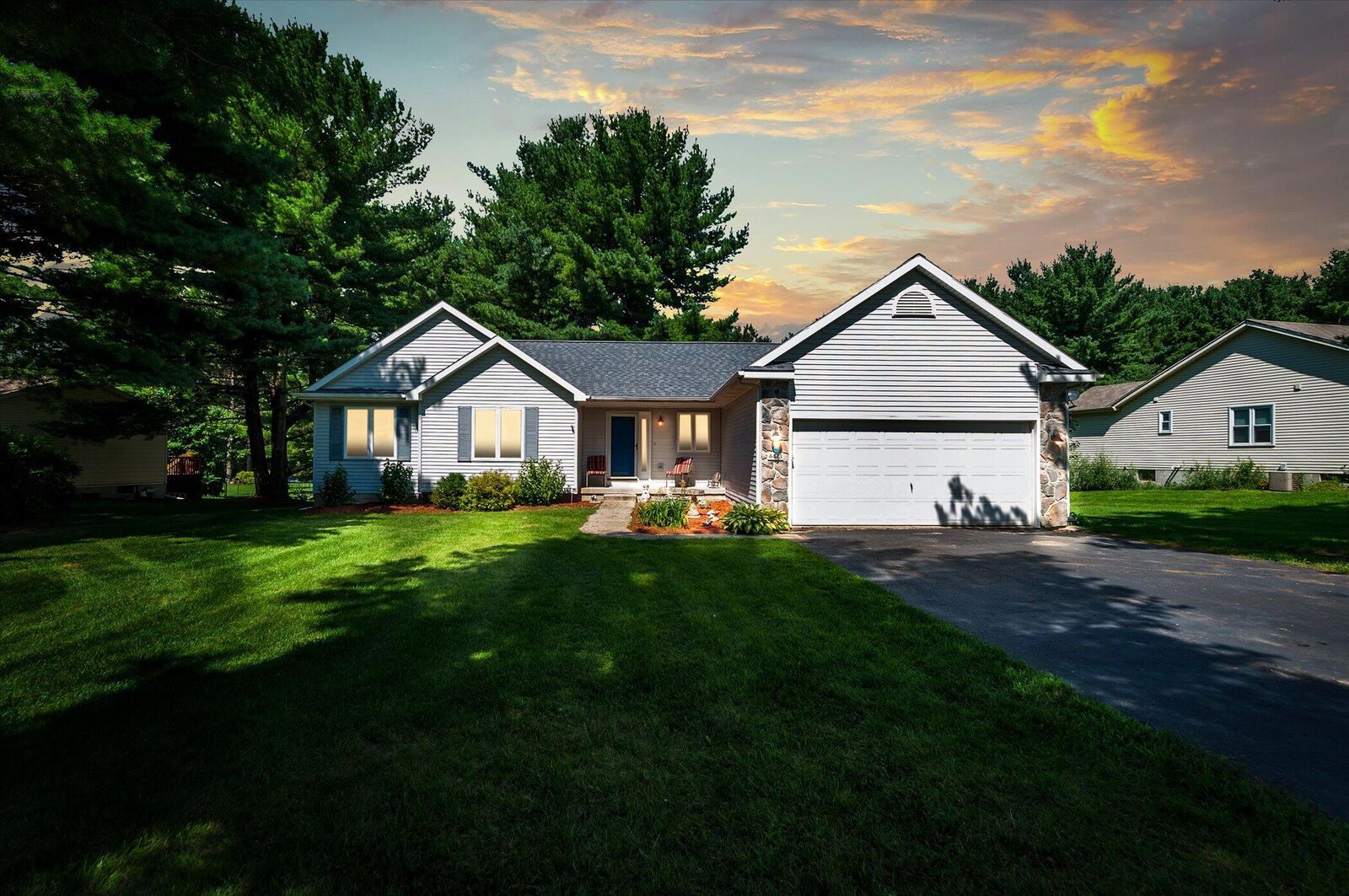Property Photo:  4473 Spinnaker Lane  MI 49272 