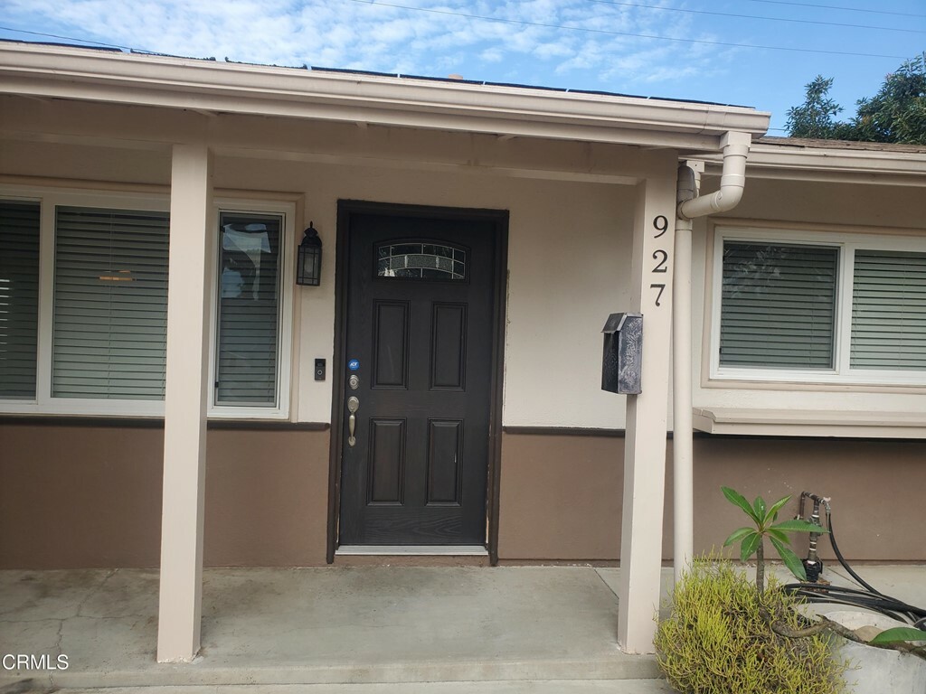 Property Photo:  927 Barton Avenue  CA 93010 