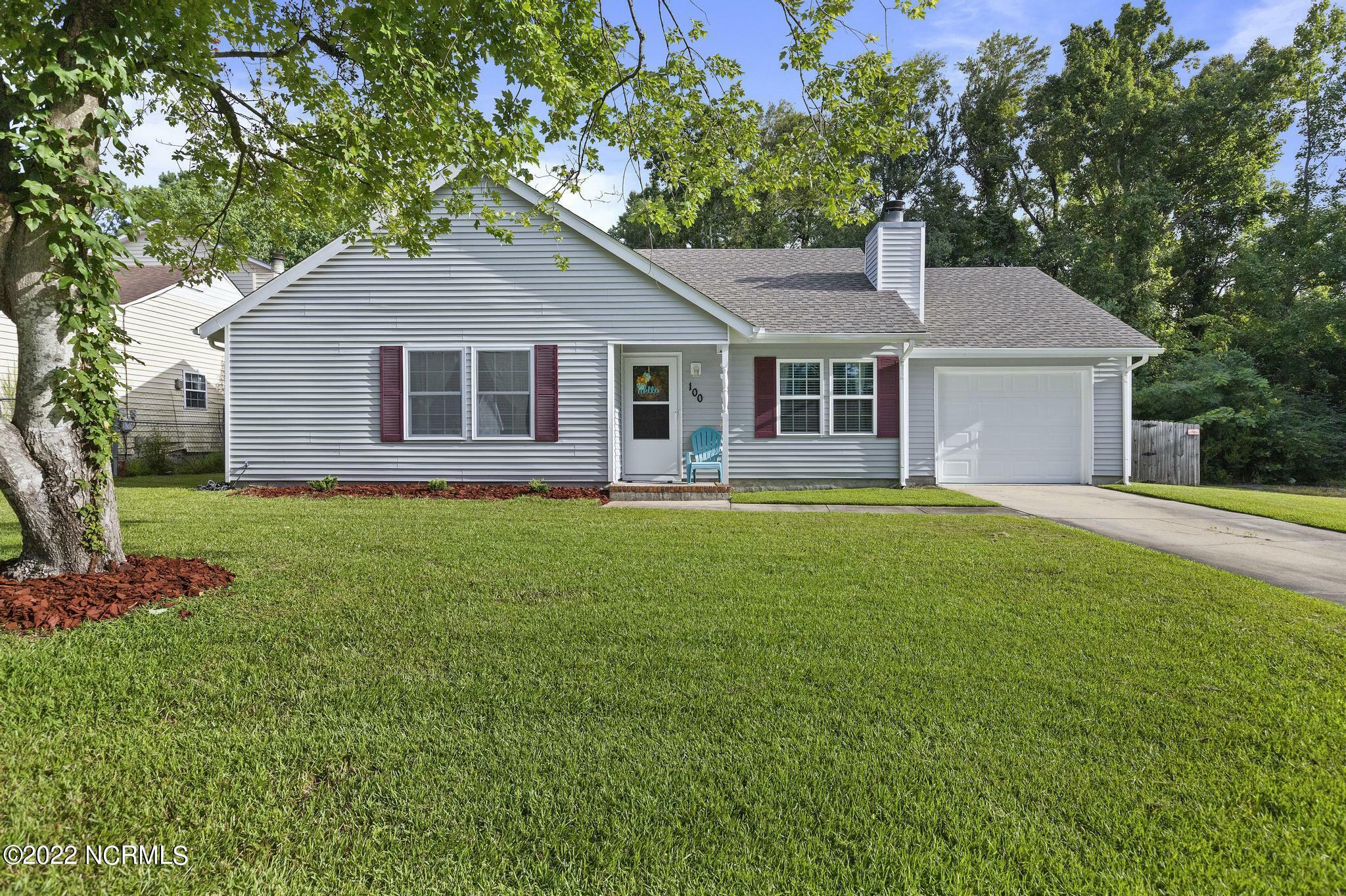 Property Photo:  100 Hampton Court  NC 28546 