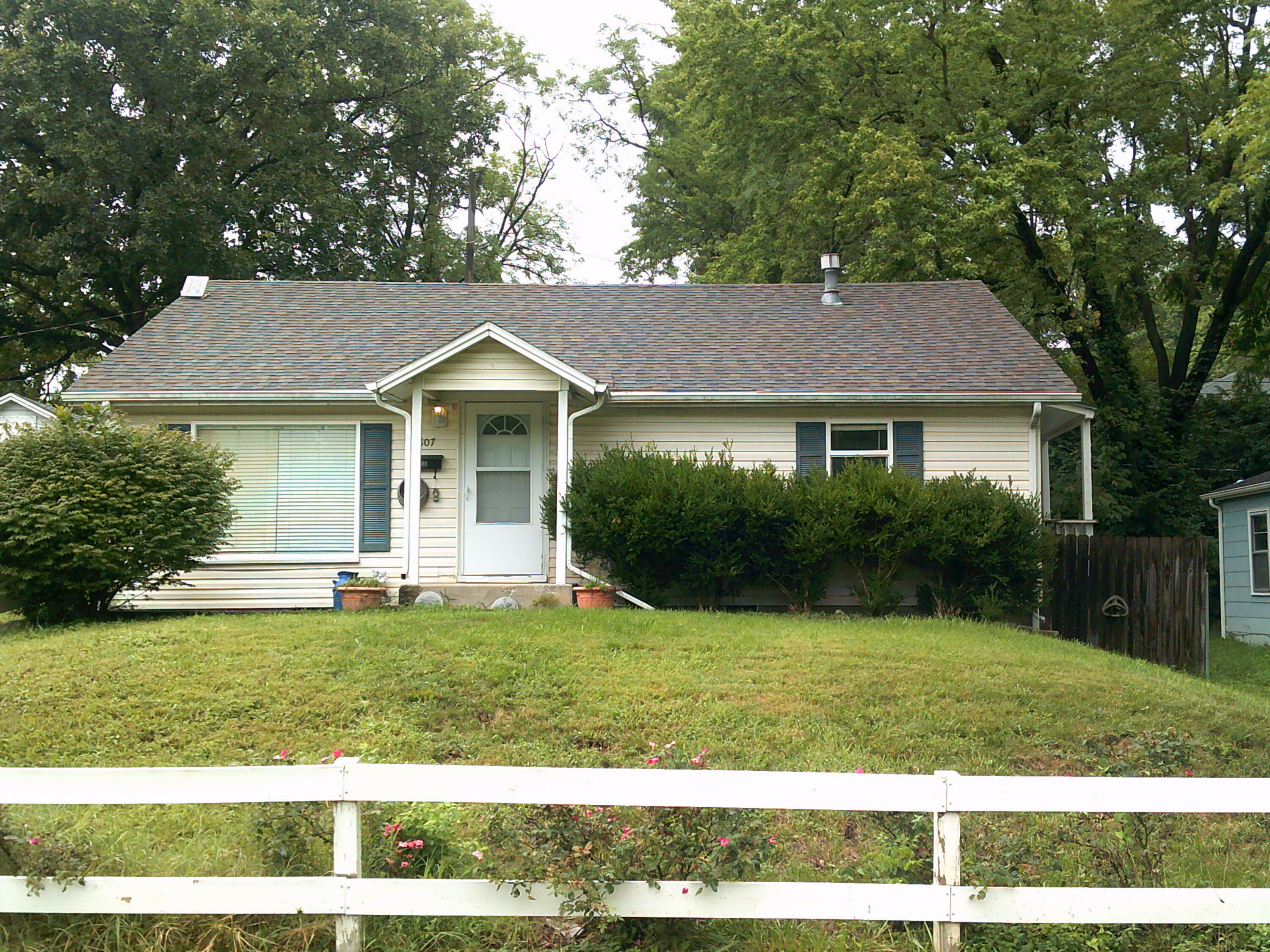 Property Photo:  807 E 8th Street  MO 65251 