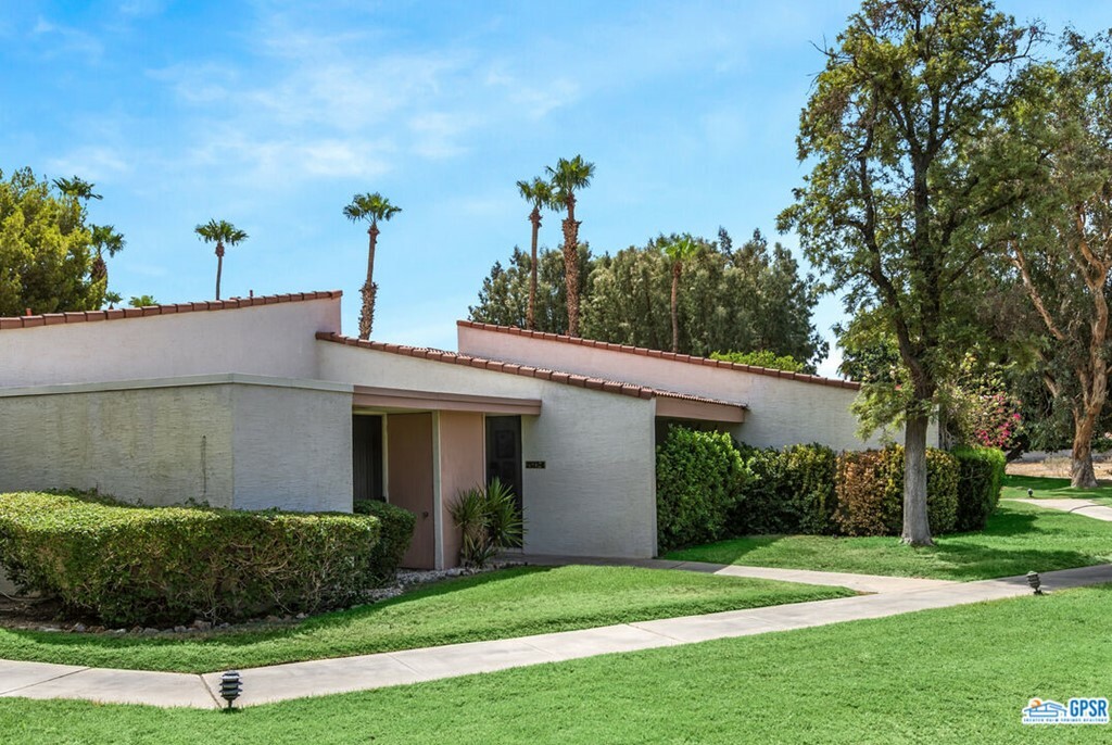 Property Photo:  2527 N Whitewater Club Drive B  CA 92262 