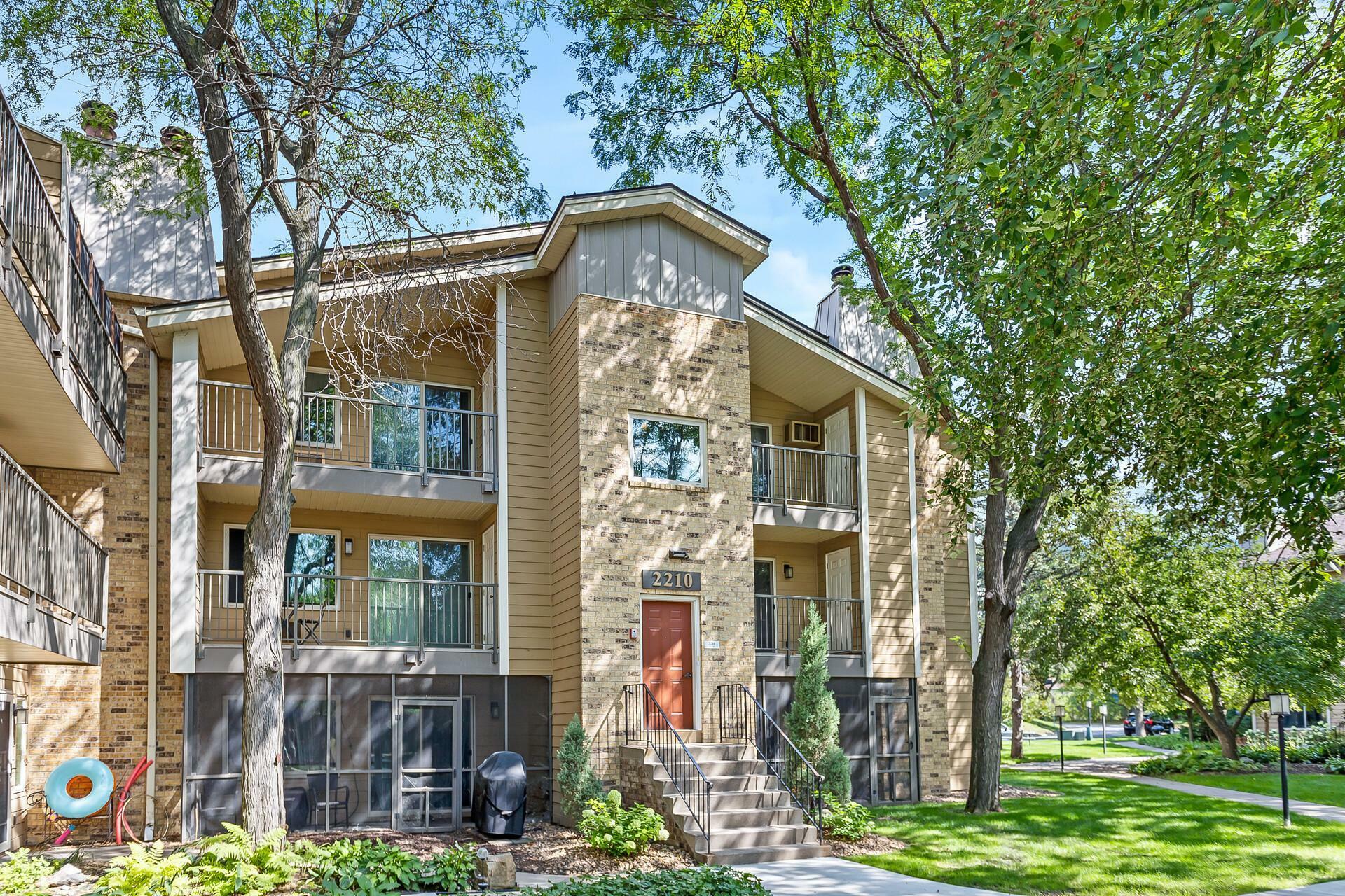 Property Photo:  2210 Ridge Drive 33  MN 55416 