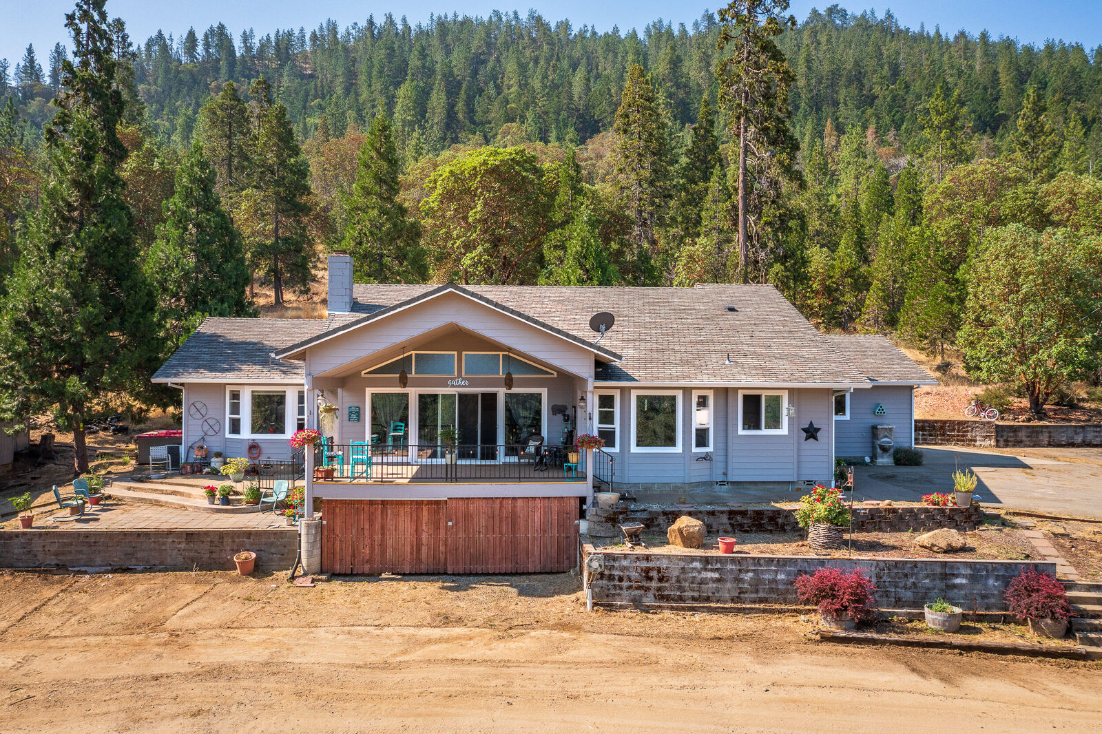 Property Photo:  4533 Midway Avenue  OR 97527 