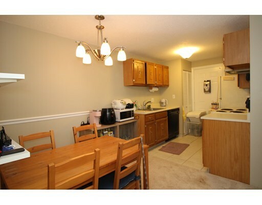 Property Photo:  7 Thoreau Ct 9  MA 01760 