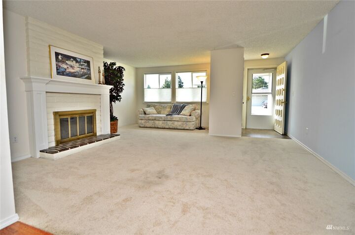 Property Photo:  1509 22nd Street NE 1509  WA 98002 