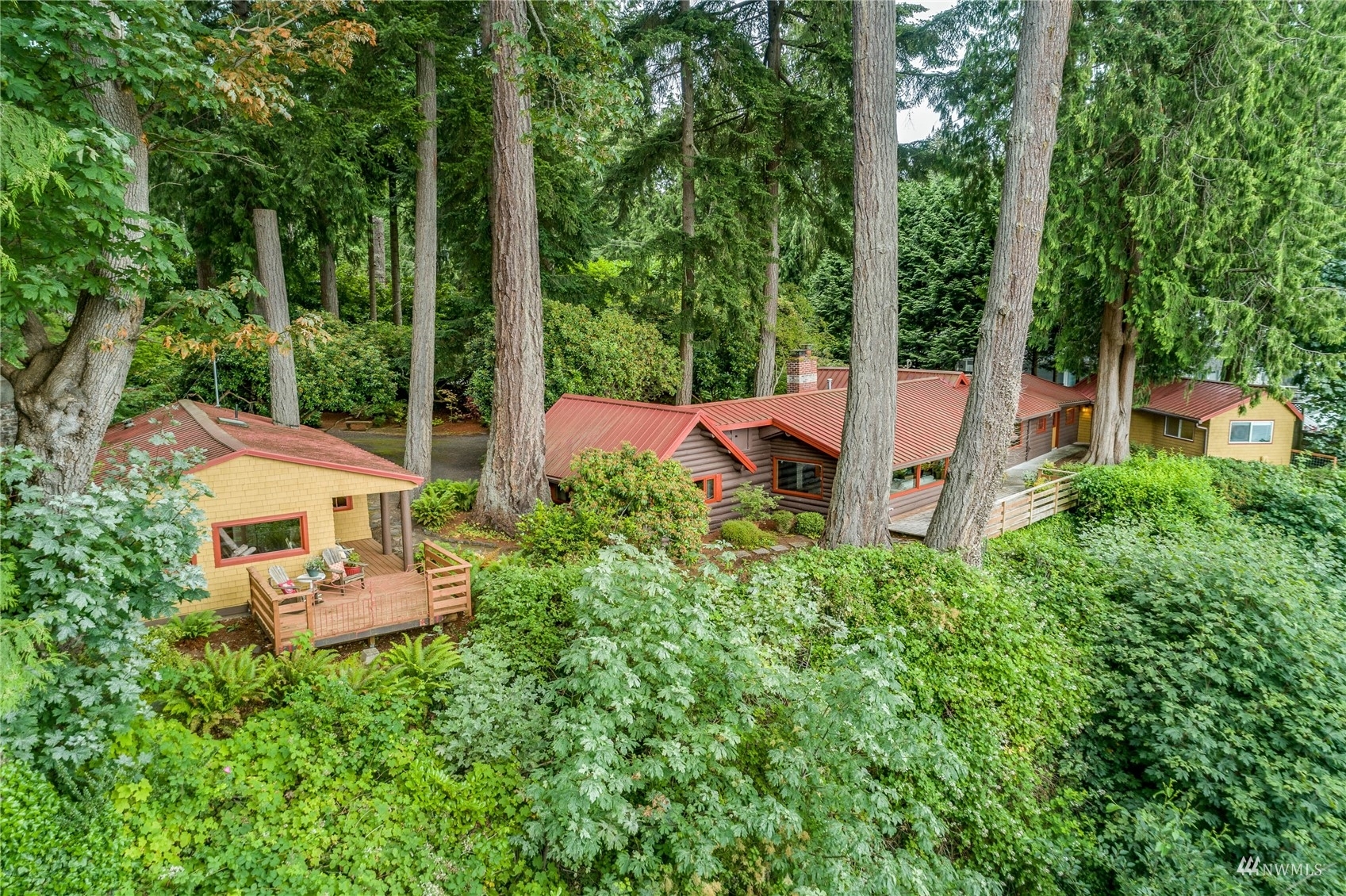 Property Photo:  12532 Sunrise Drive NE  WA 98110 