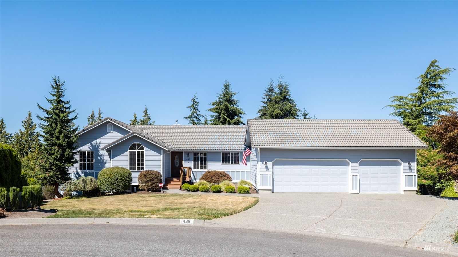 Property Photo: 435 Rose Court WA 98273