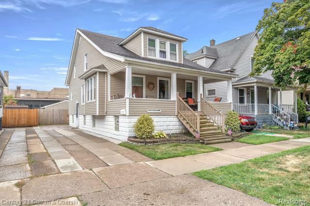 Property Photo:  539 Maple Street  MI 48192 