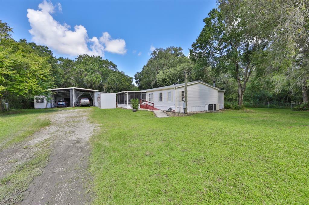 Property Photo:  601 8th Court SE  FL 33570 