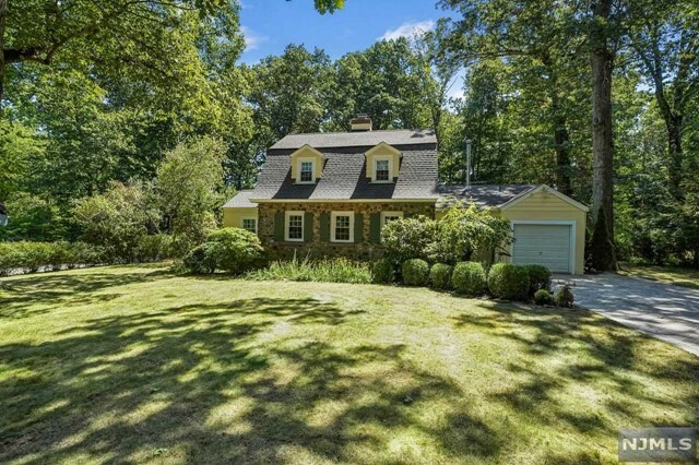 Property Photo:  116 Kenilworth Road  NJ 07046 