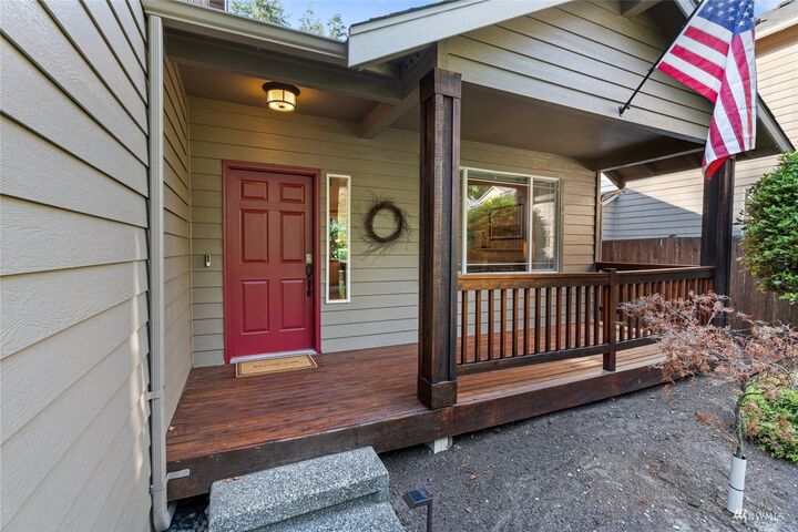 Property Photo: 6113 133rd Place SW WA 98026