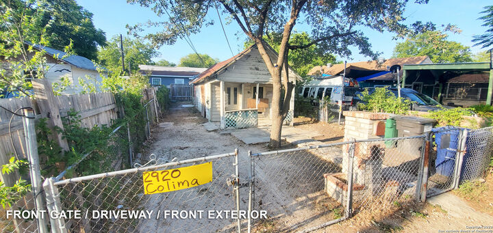 Property Photo: 2920 Colima St TX 78207