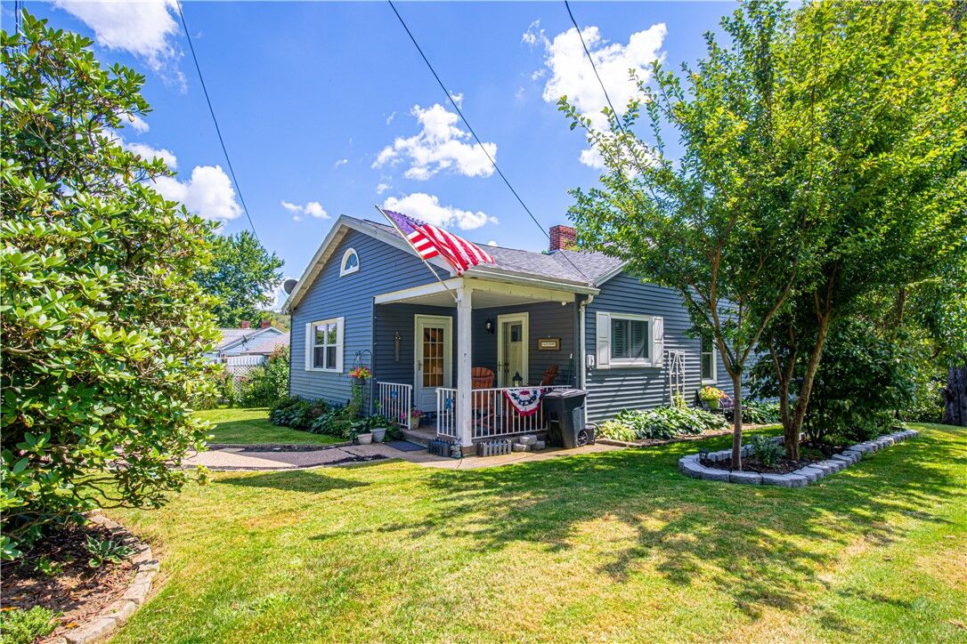 Property Photo:  122 Keeny Row  PA 15468 