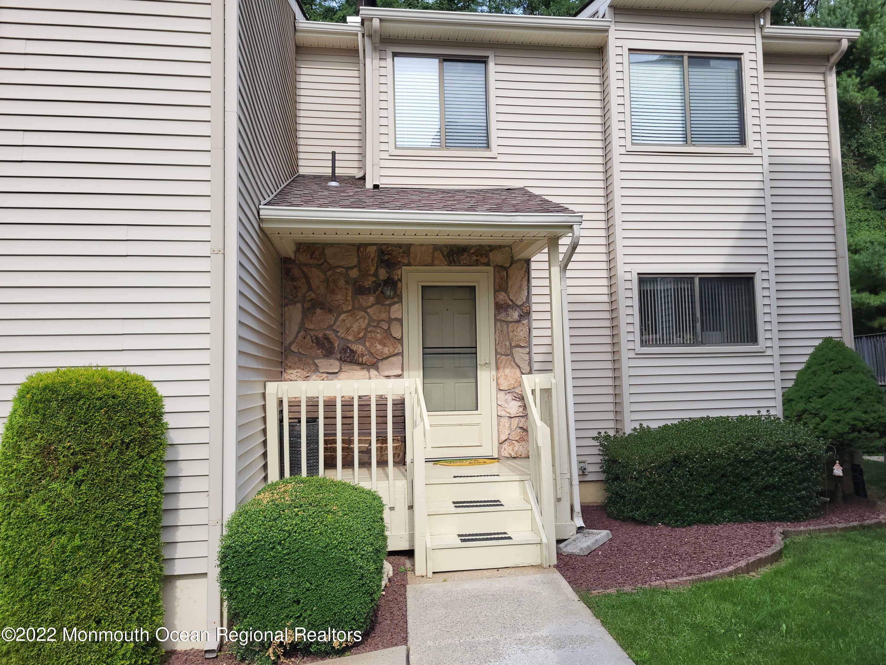 23 Clavendon Court  Middletown NJ 07748 photo