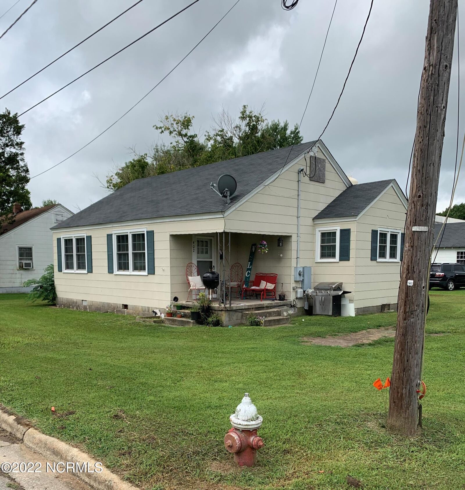 Property Photo: 402 Maple Street N NC 27910