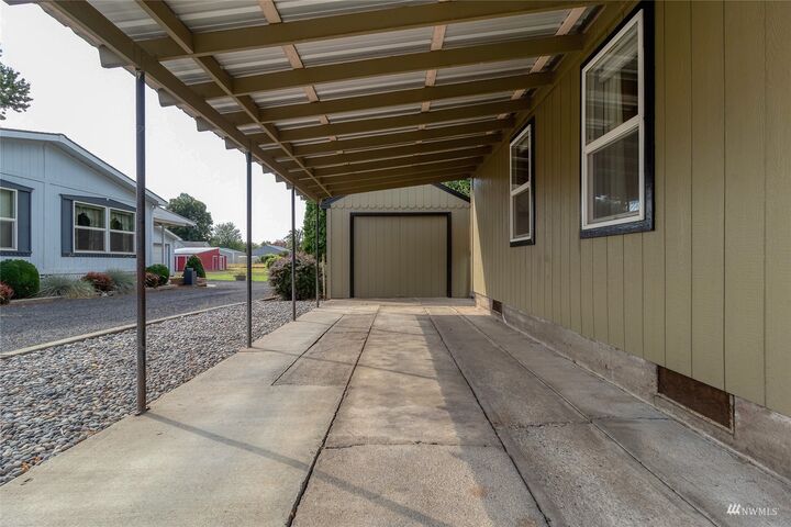 Property Photo: 105 York Street WA 99362