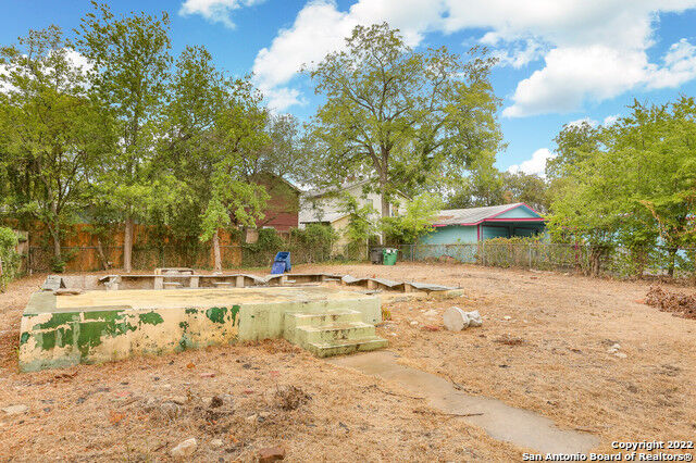 Property Photo:  809 Eleanor Ave  TX 78209 