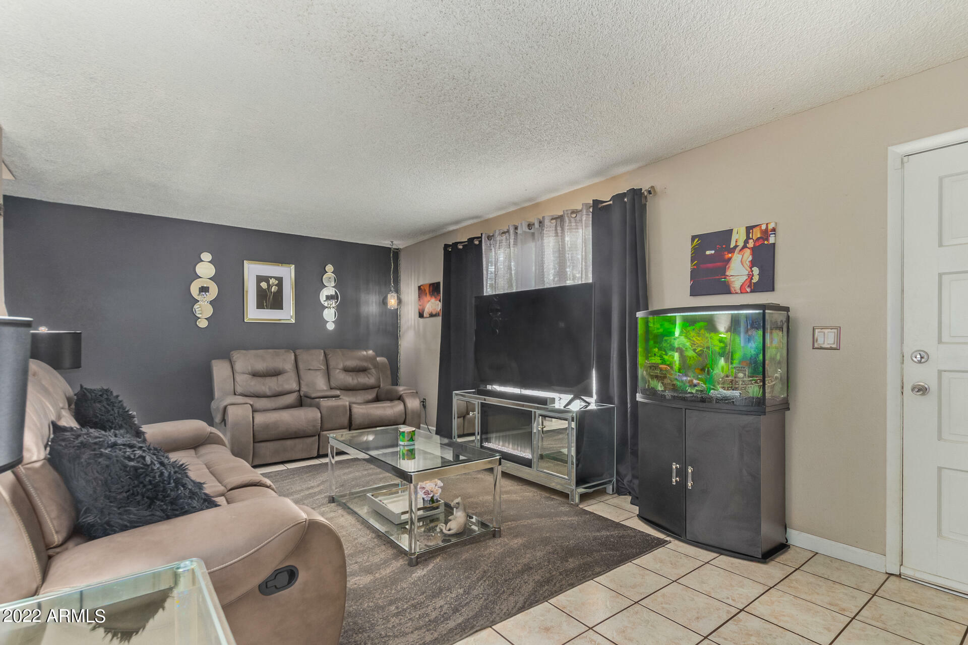 Property Photo:  6737 N 44th Avenue  AZ 85301 