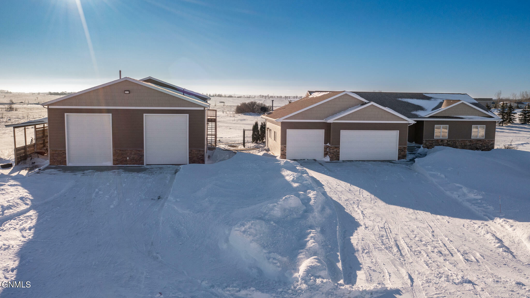 Property Photo:  11001 Lakeview Drive  ND 58504 