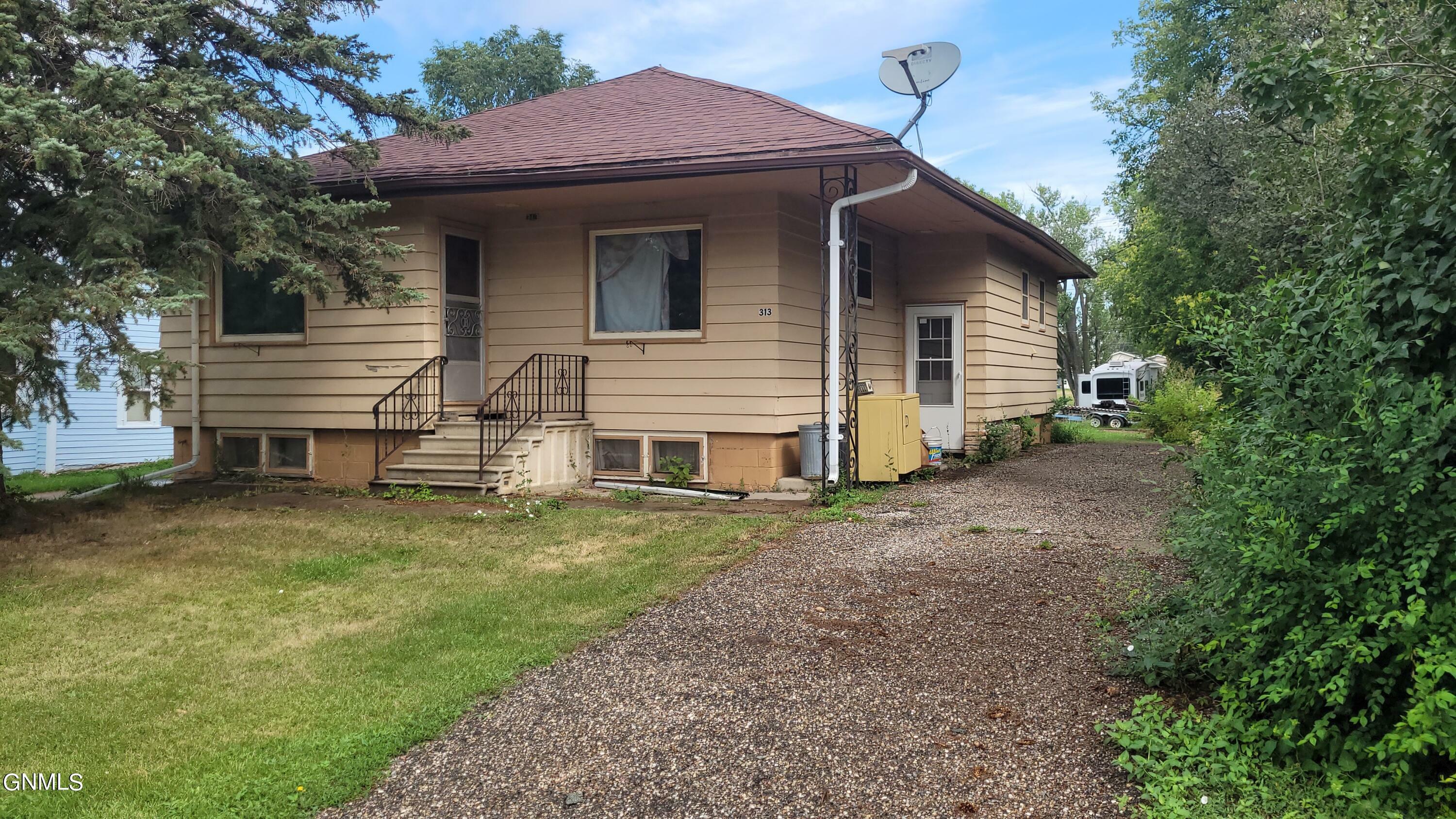 Property Photo:  313 3rd Street N  ND 58436 