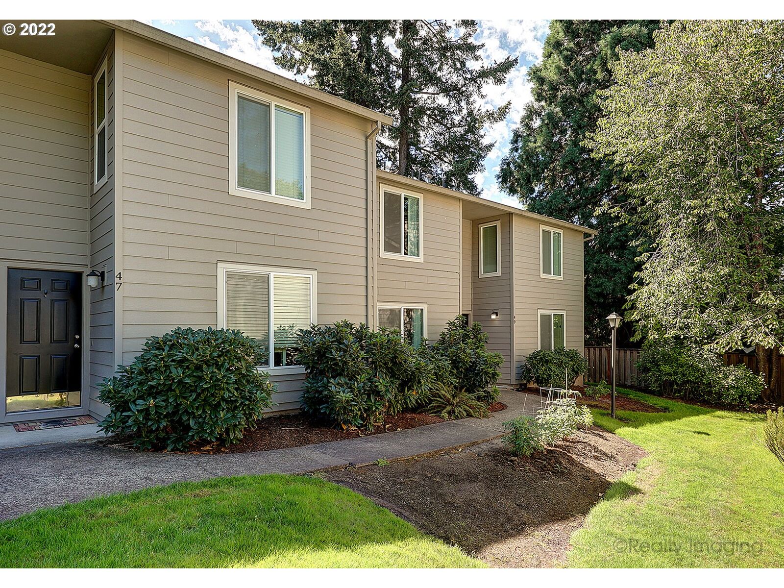 Property Photo:  10900 SW 76th Pl 48  OR 97223 