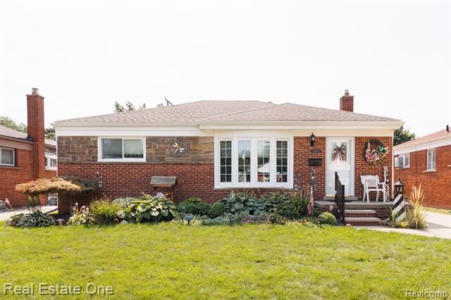 Property Photo:  18731 Lucy Avenue  MI 48101 