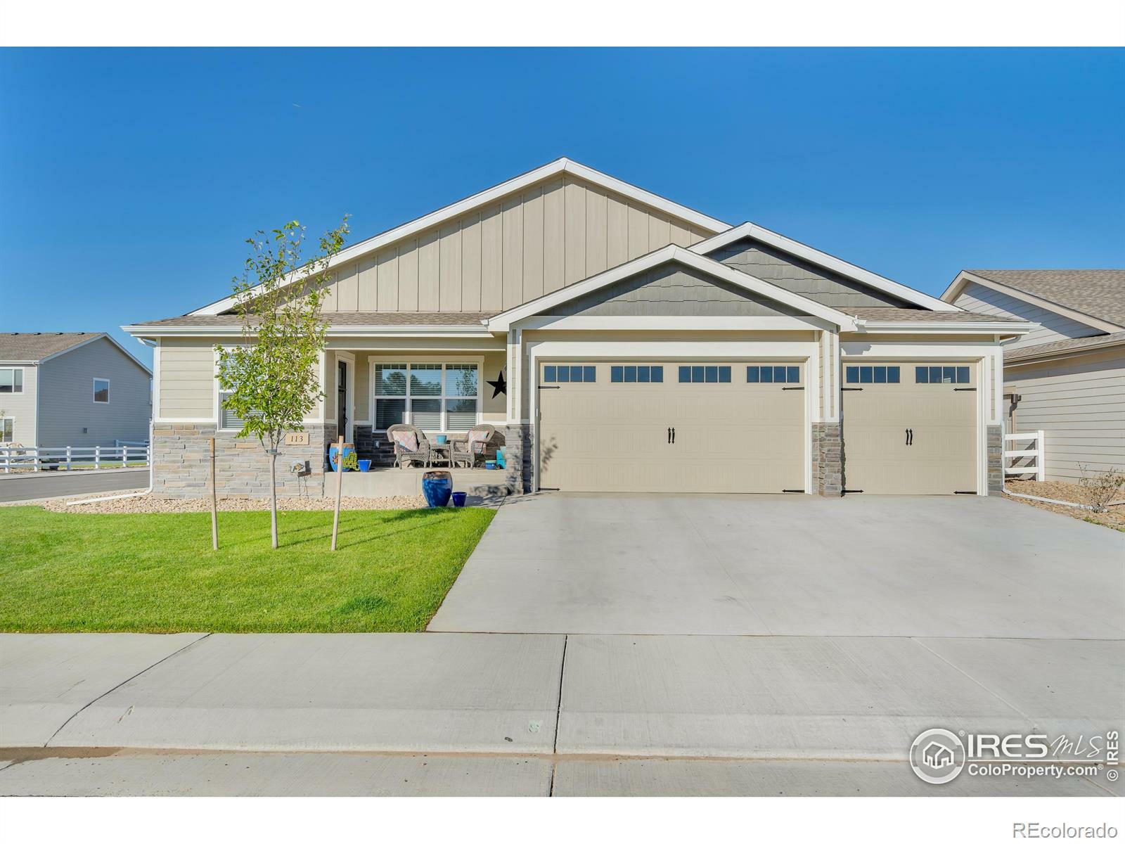 Property Photo:  5545 Drake Way  CO 80504 