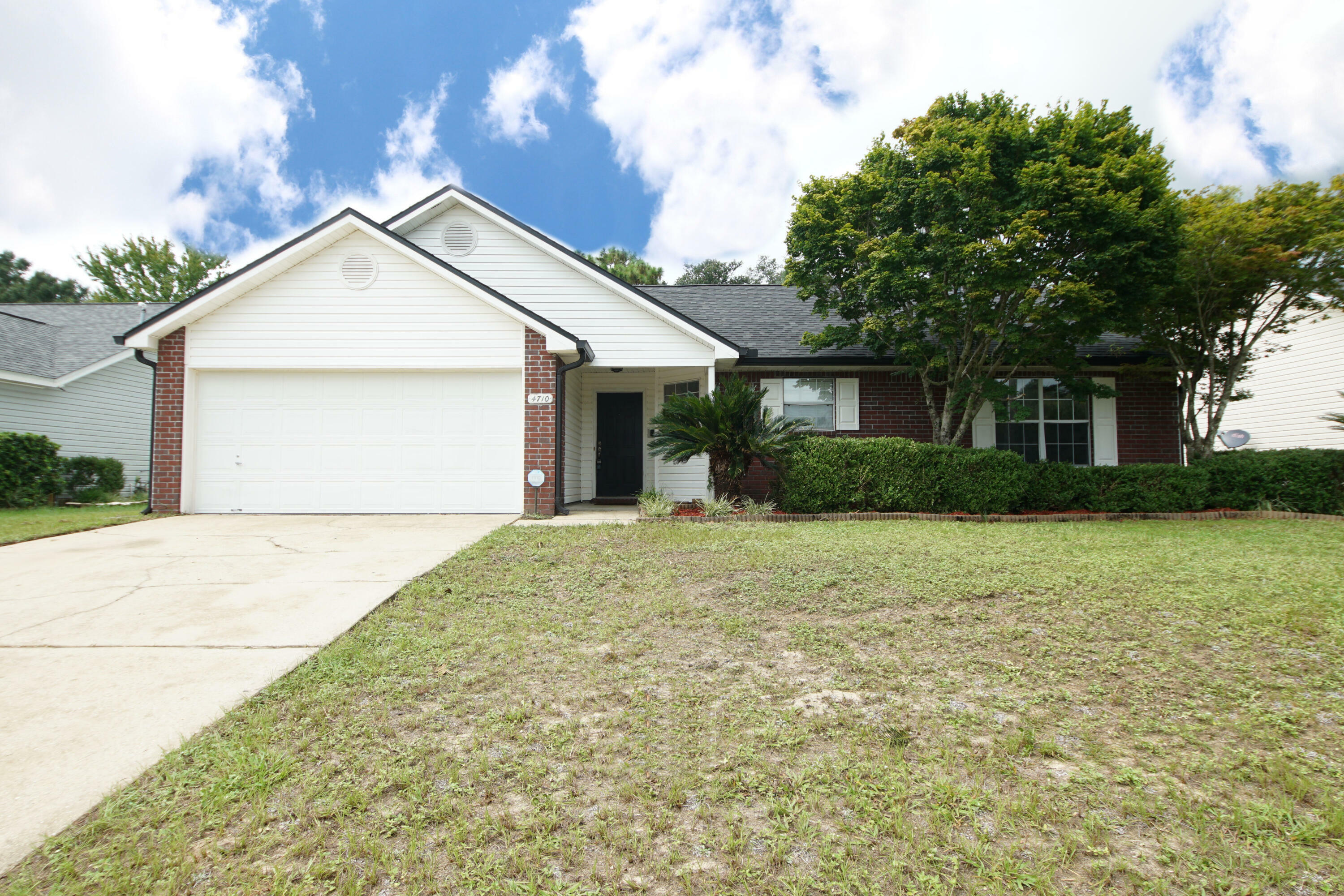 Property Photo:  4710 Whitewater Lane  FL 32539 