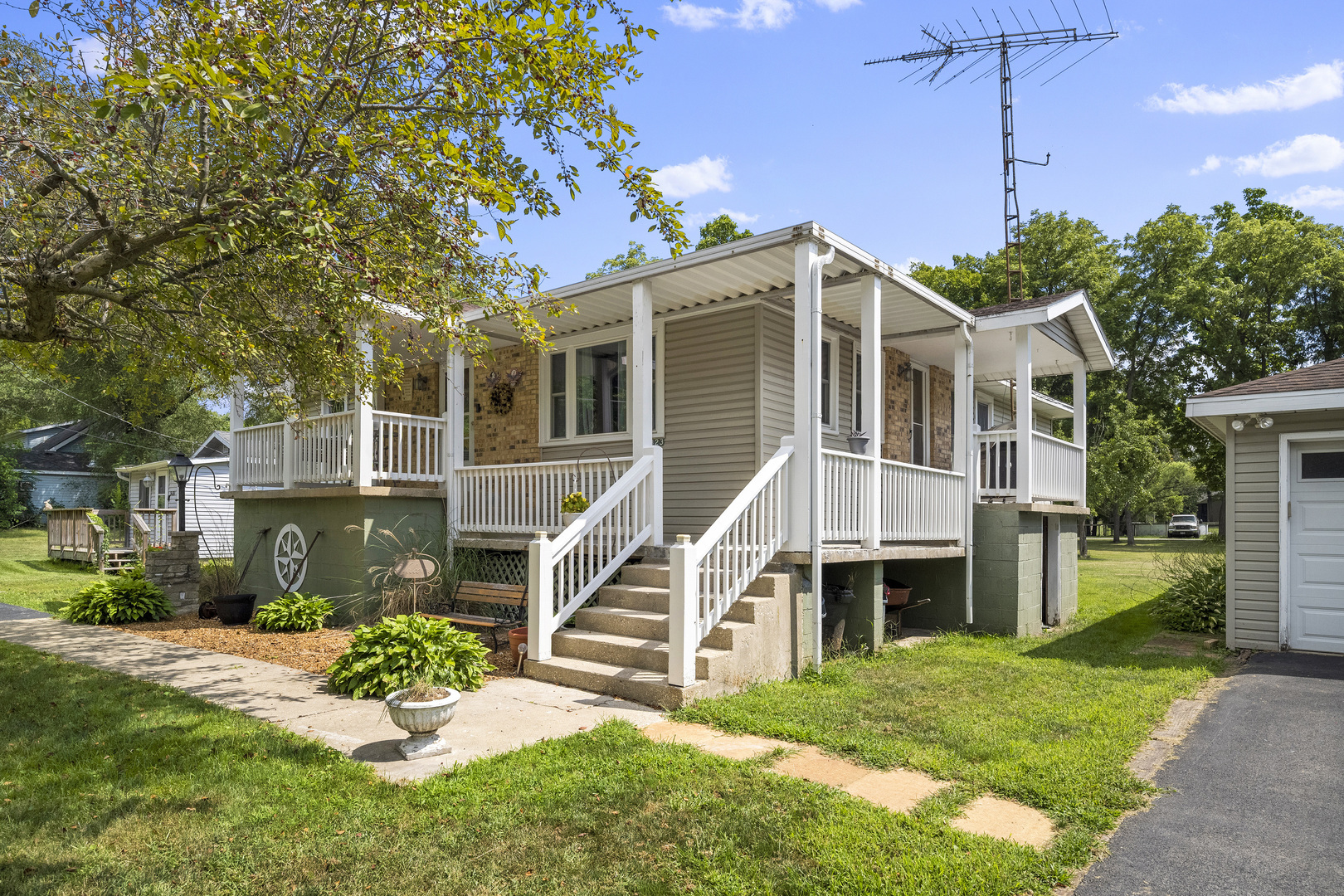 Property Photo:  34323 Walnut Avenue  IL 60481 