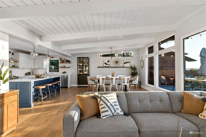 Property Photo: 12819 Shorecrest Drive SW WA 98146