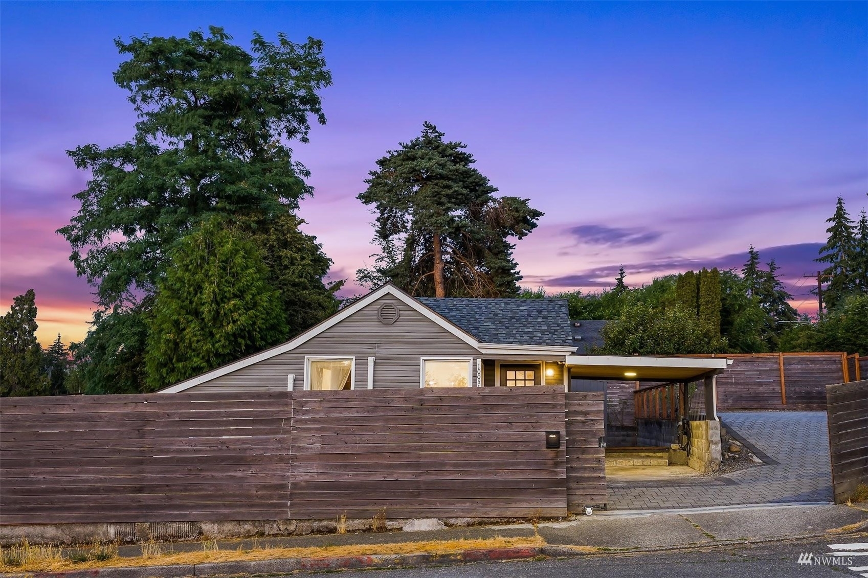Property Photo: 10056 4th Avenue SW WA 98146