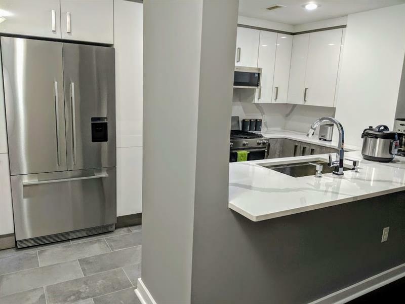 Property Photo:  3338 Peachtree Road NE 2505  GA 30326 