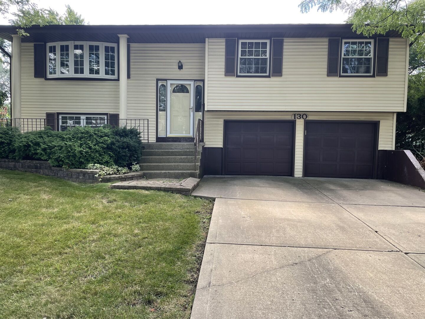 Property Photo: 130 Williams Drive IL 60193
