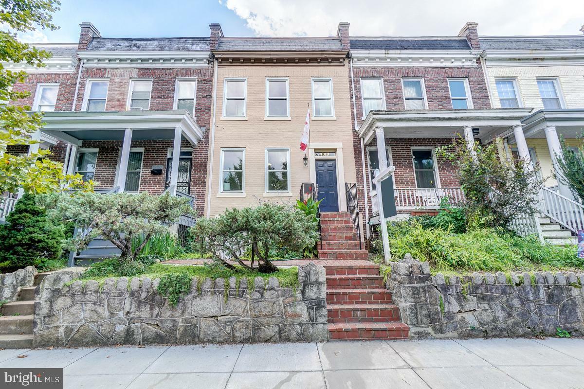 Property Photo:  1319 D Street NE  DC 20002 