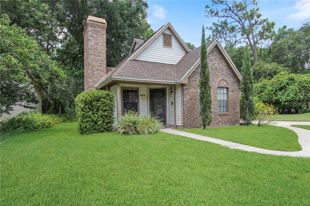 Property Photo: 892 Oak Leaf Court FL 32714
