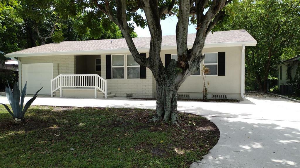 Property Photo:  1905 14th Avenue W  FL 34205 