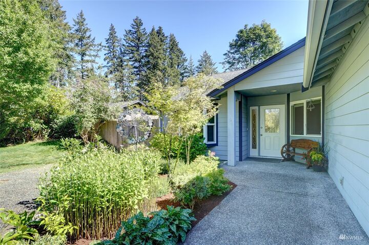 Property Photo:  141 E Village View Drive  WA 98524 