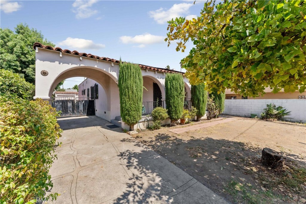 Property Photo: 5329 Hyde Street CA 90032