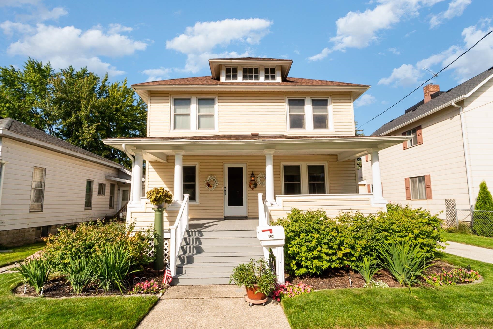 Property Photo:  202 Raymond St  MI 48706 