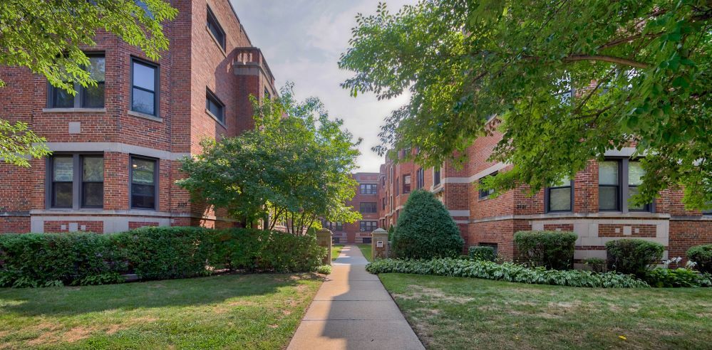 Property Photo:  2127 Ridge Avenue 2A  IL 60201 