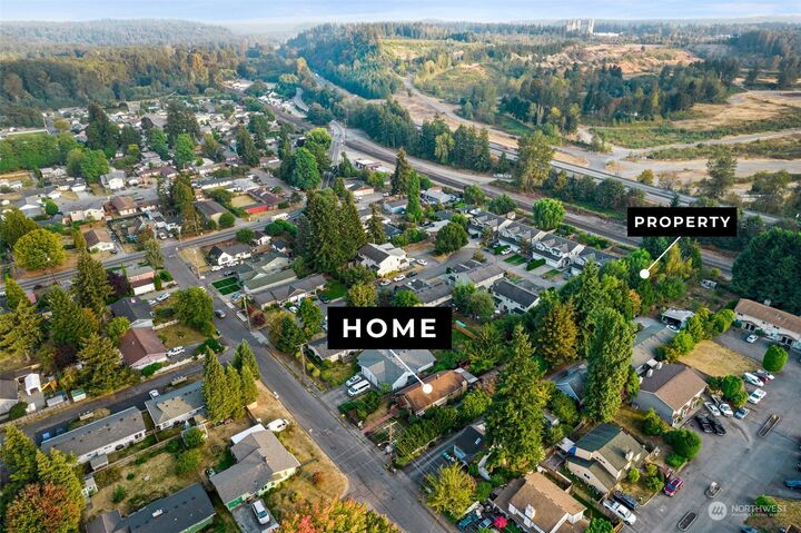 Property Photo:  1418  3rd Street SE  WA 98002 