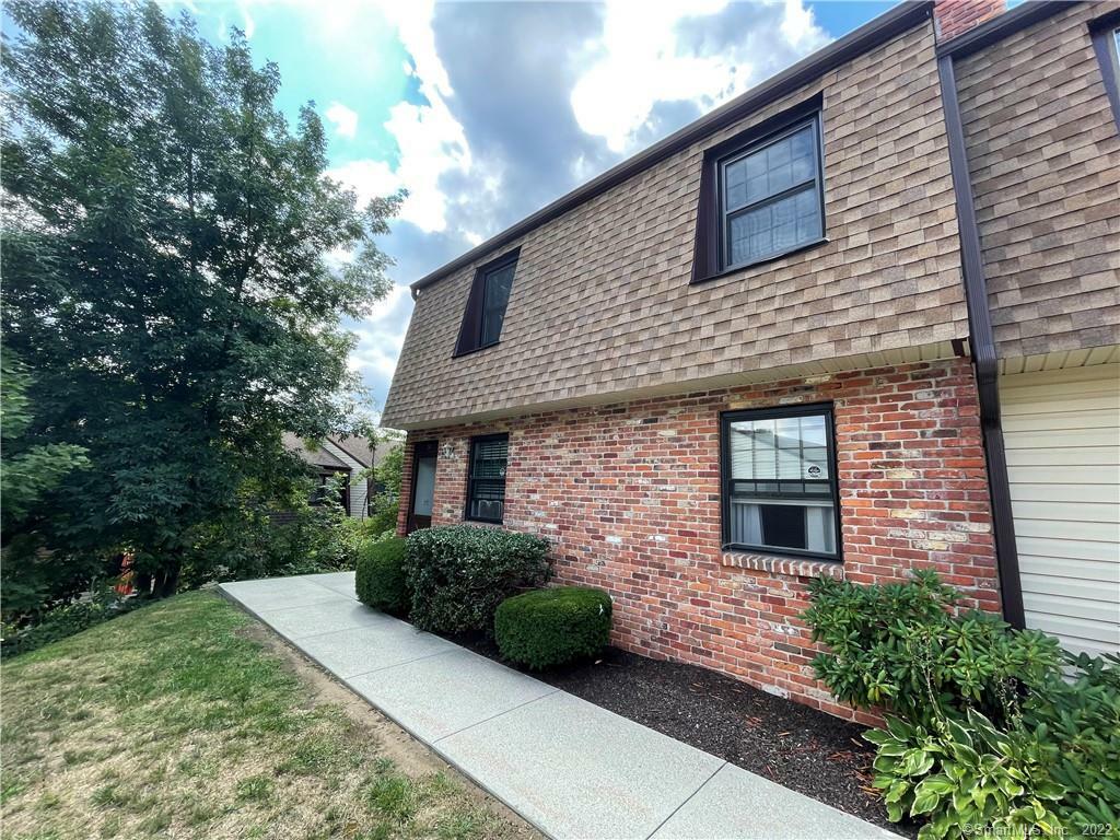 Property Photo: 34 Homestead Lane 34 CT 06804