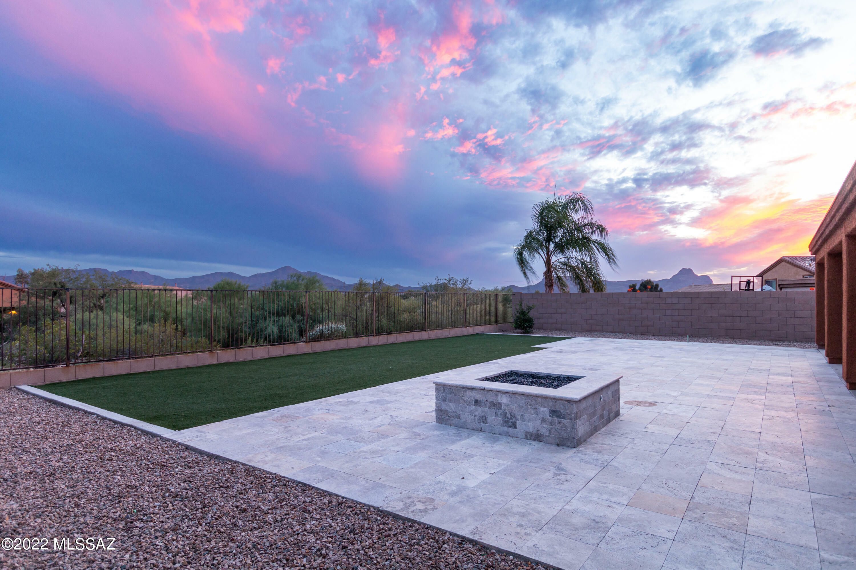 Property Photo:  5023 W Willow Rock Way  AZ 85741 