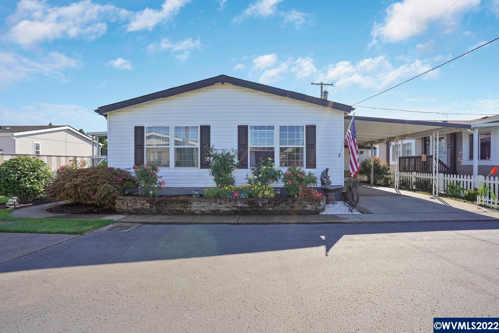 Property Photo:  5592  43rd Av N  OR 97305 