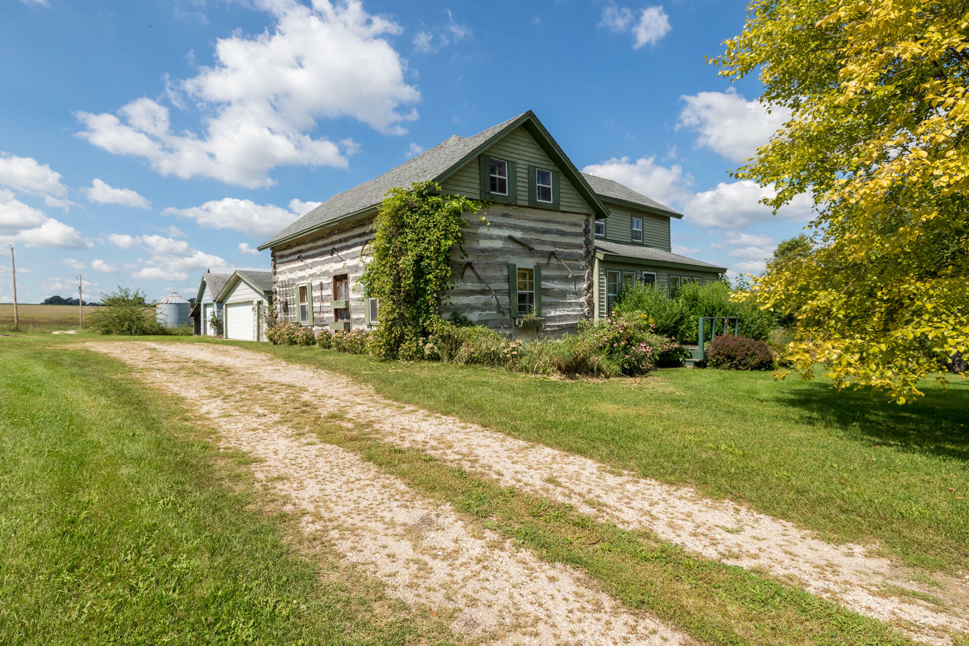 Property Photo:  3213 Mayfield Rd  WI 53037 