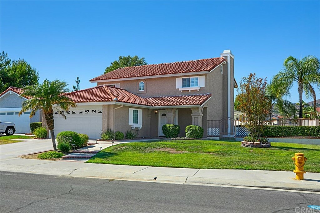 Property Photo:  20385 Via Pizarro  CA 92886 