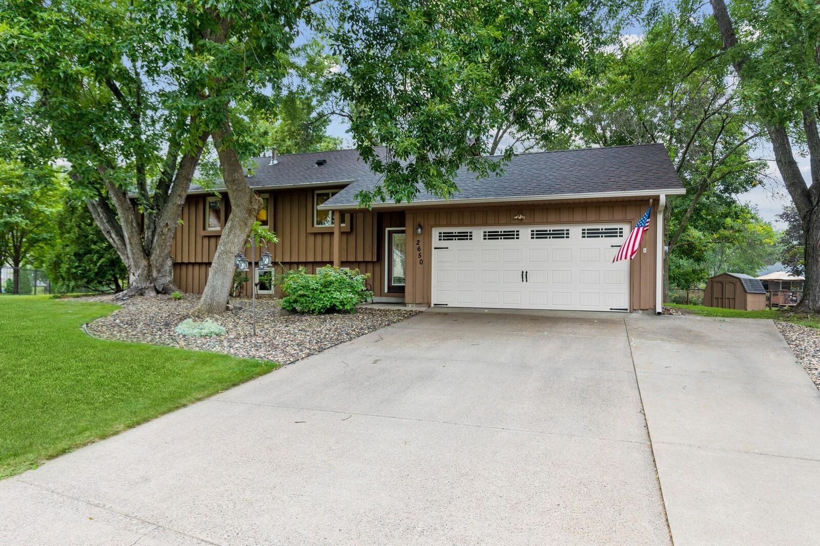 Property Photo: 2650 Skyview Court MN 55082