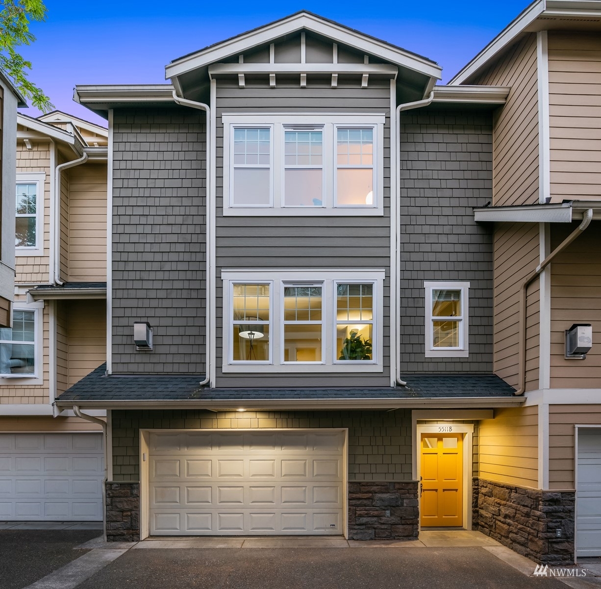 Property Photo: 5511 26th Avenue NE B WA 98105
