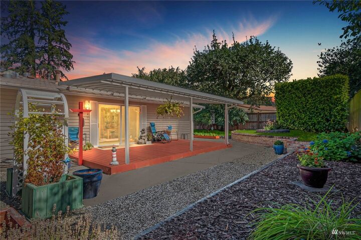 Property Photo: 124 Candlewyck Drive W WA 98499