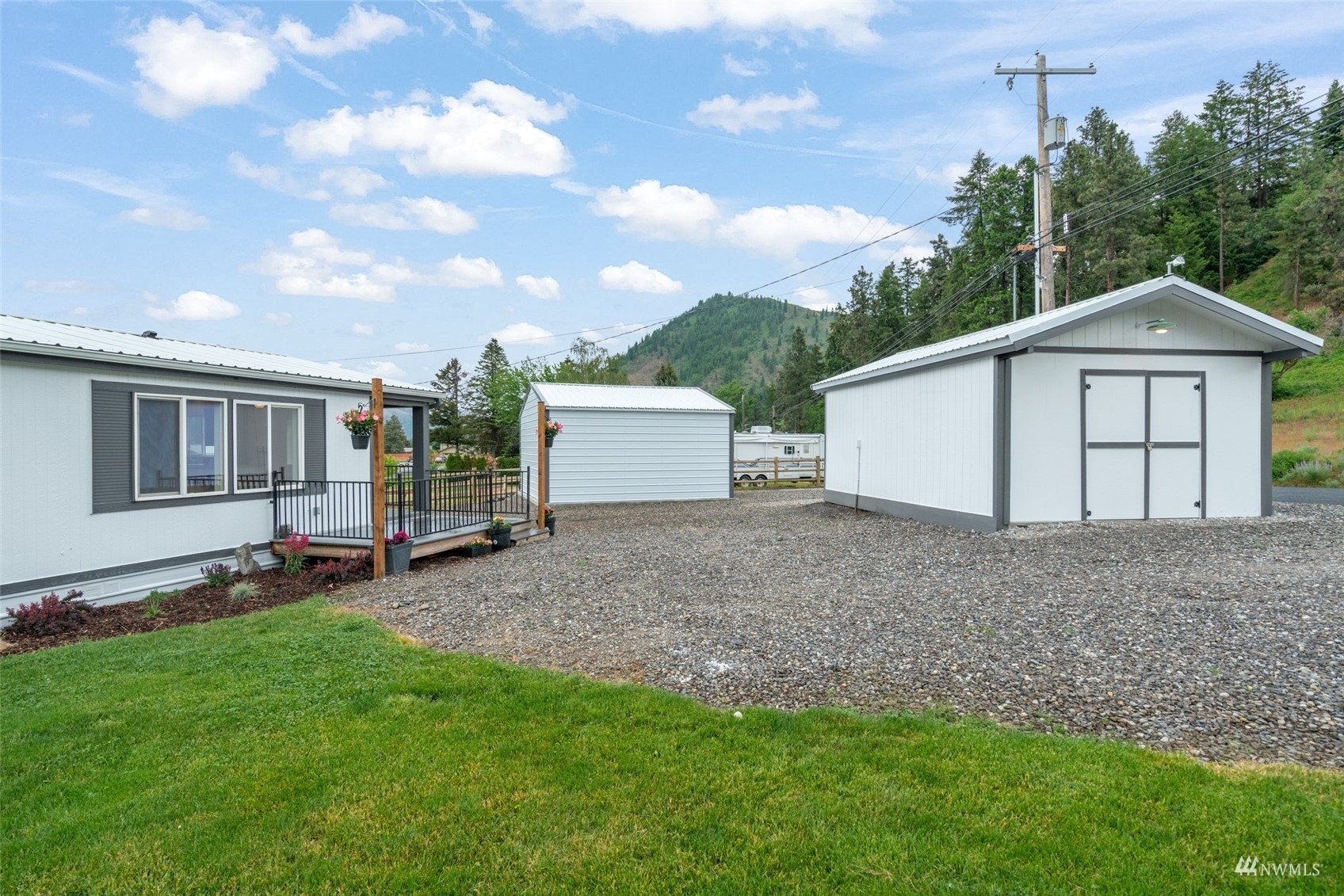 Property Photo:  7949 Kinney Road  WA 98821 